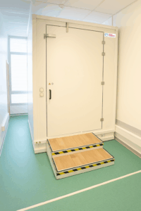 Cabine blindée pour magnétoencéphalographie (MEG)